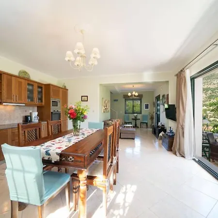 Hara Feriehus Agia Efimia